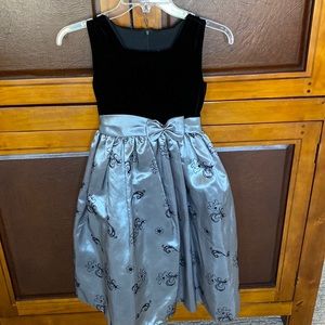 Girls sz 7 party dress